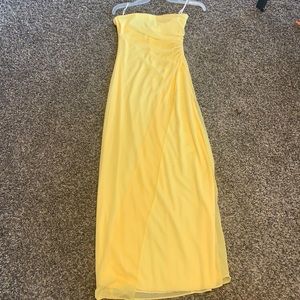 Soft yellow, detailed long prom dress. Eureka